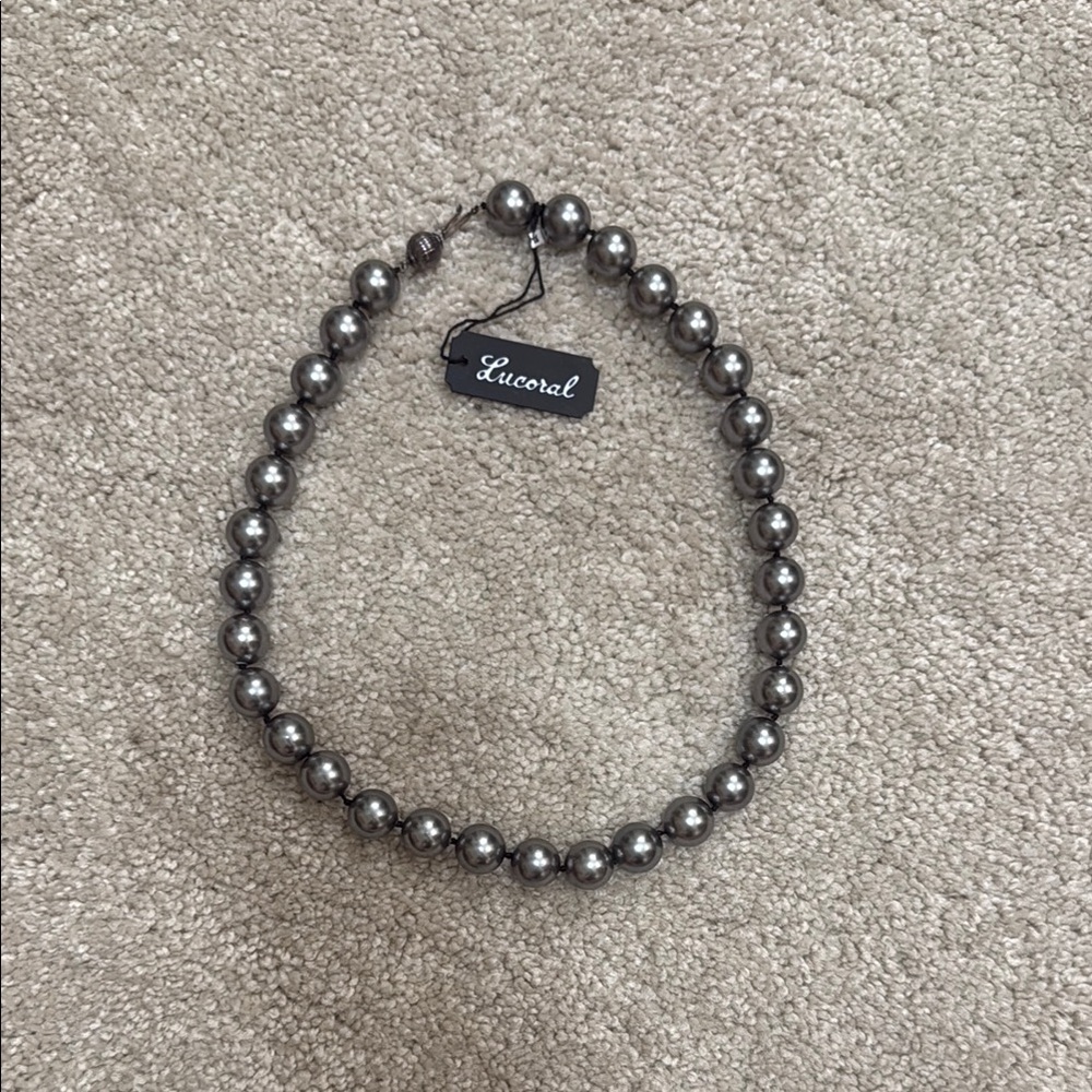 Lucoral Metallic Necklace